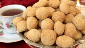 حاجی بادام (فارس) و (یزد)