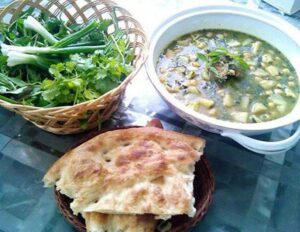 آبگوشت کلم قمری (همدان)